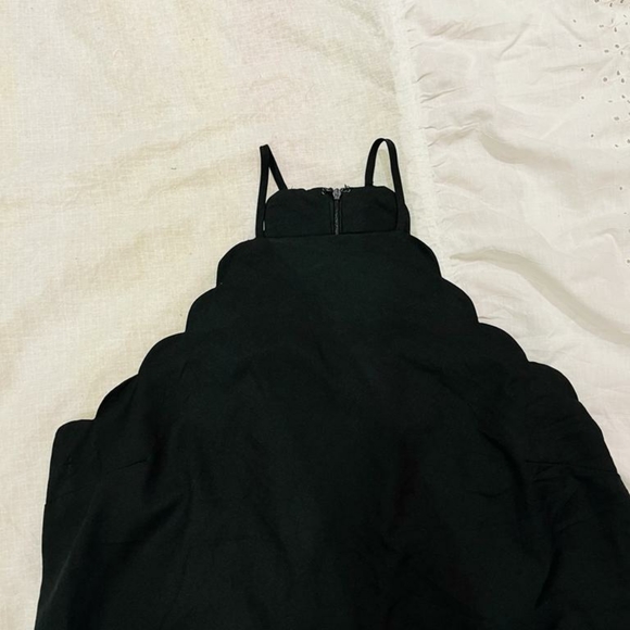 Black halter neck dress - Picture 3 of 10